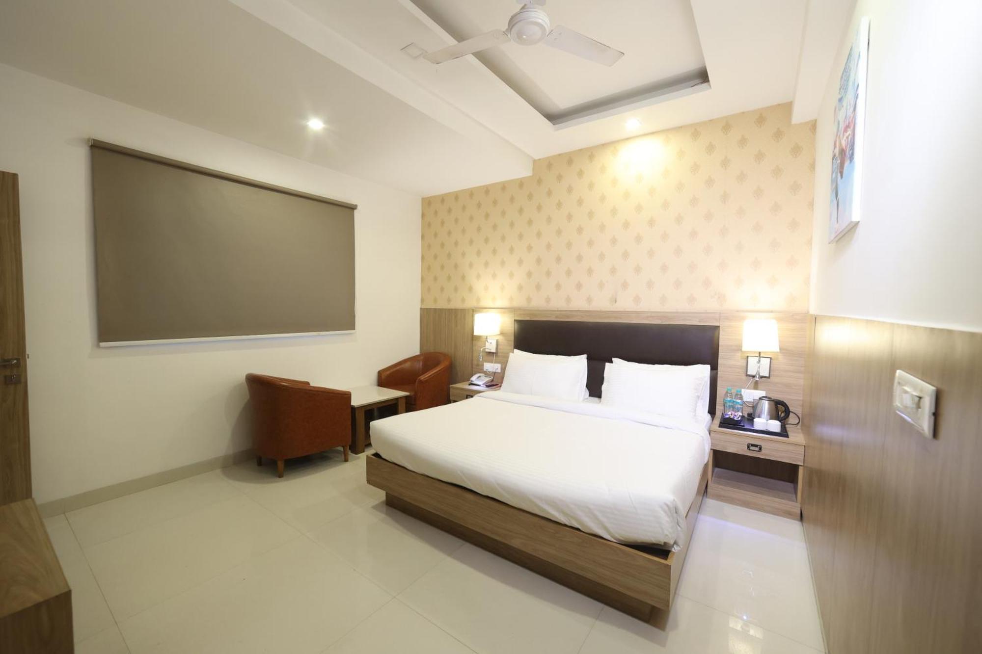 Hotel Elevate Near Delhi Airport 4*