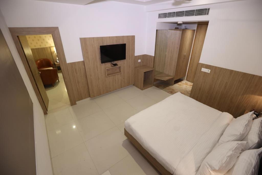 Elevate Near Delhi Airport New Delhi