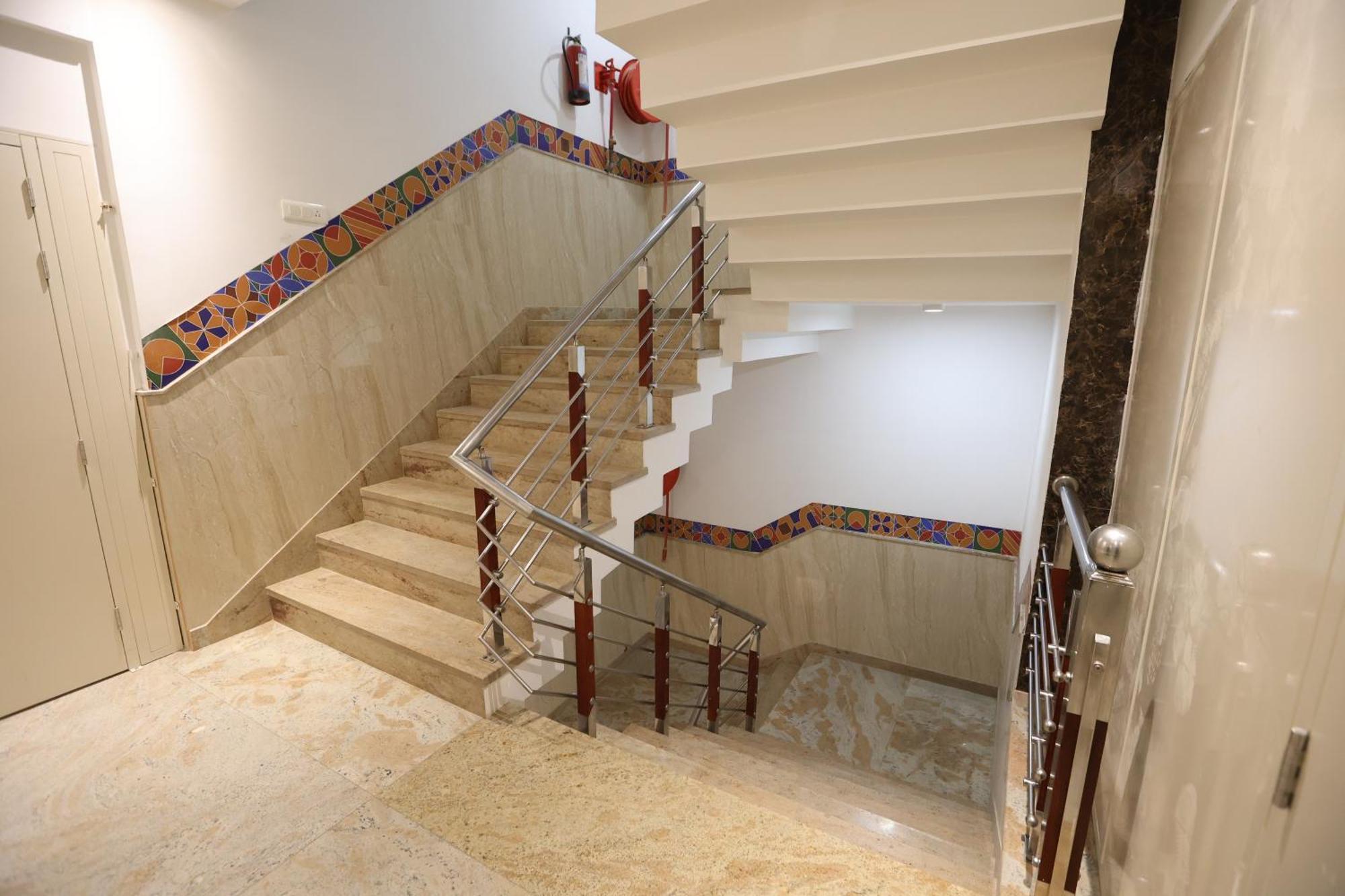 Hotel Elevate Near Delhi Airport 4*
