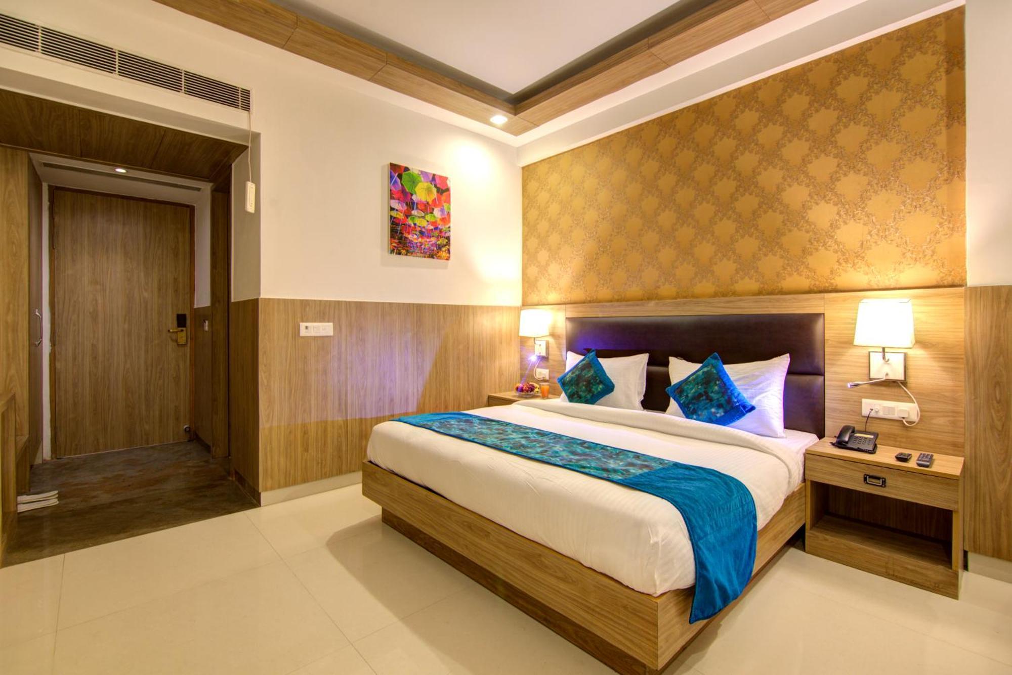 Hotel Elevate Near Delhi Airport 4*