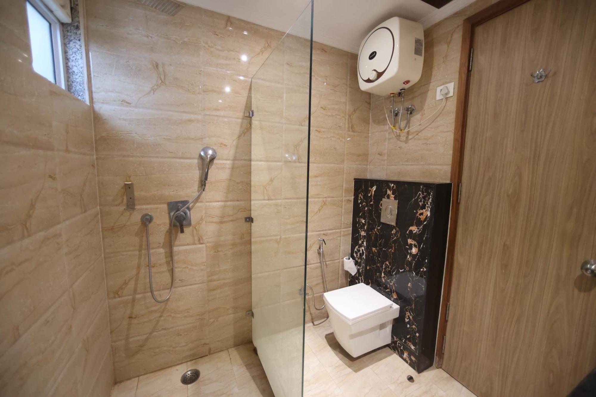Elevate Near Delhi Airport 4*