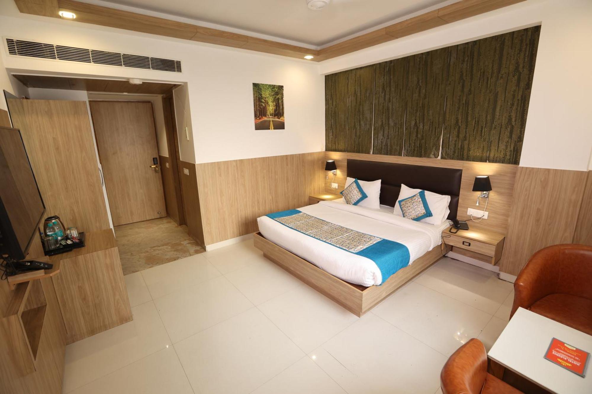 Elevate Near Delhi Airport 4* New Delhi